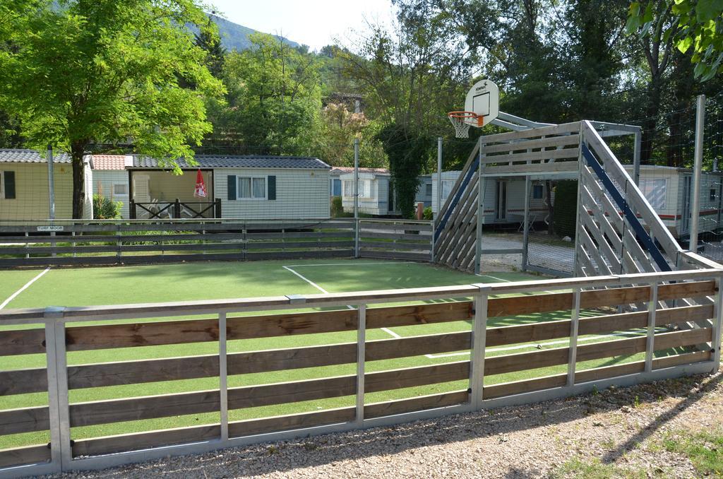 Camping Hotel Les Rives Du Loup Tourrettes-sur-Loup Exteriér fotografie