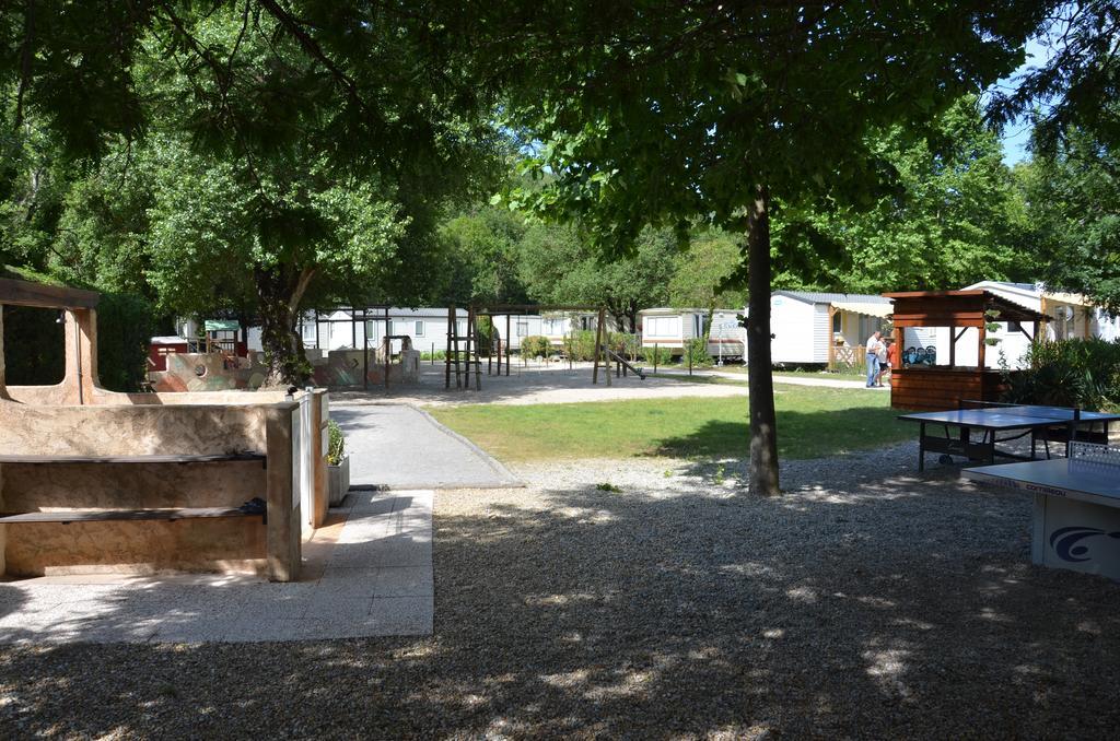 Camping Hotel Les Rives Du Loup Tourrettes-sur-Loup Exteriér fotografie