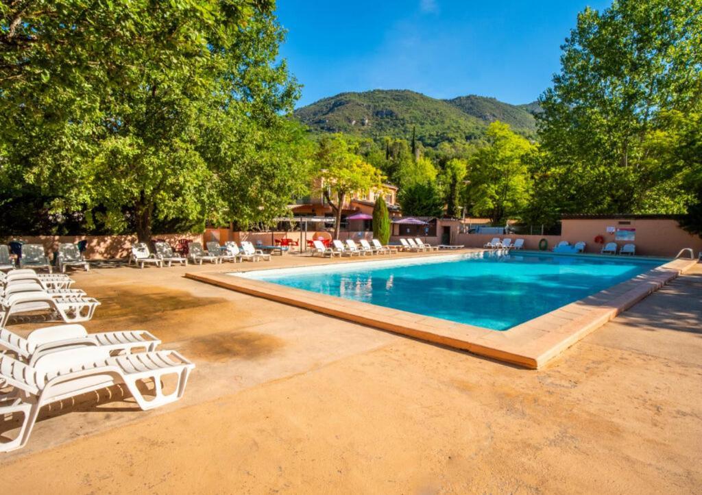 Camping Hotel Les Rives Du Loup Tourrettes-sur-Loup Exteriér fotografie