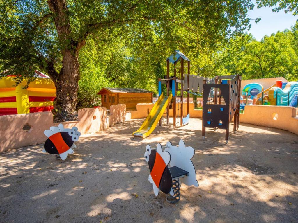 Camping Hotel Les Rives Du Loup Tourrettes-sur-Loup Exteriér fotografie