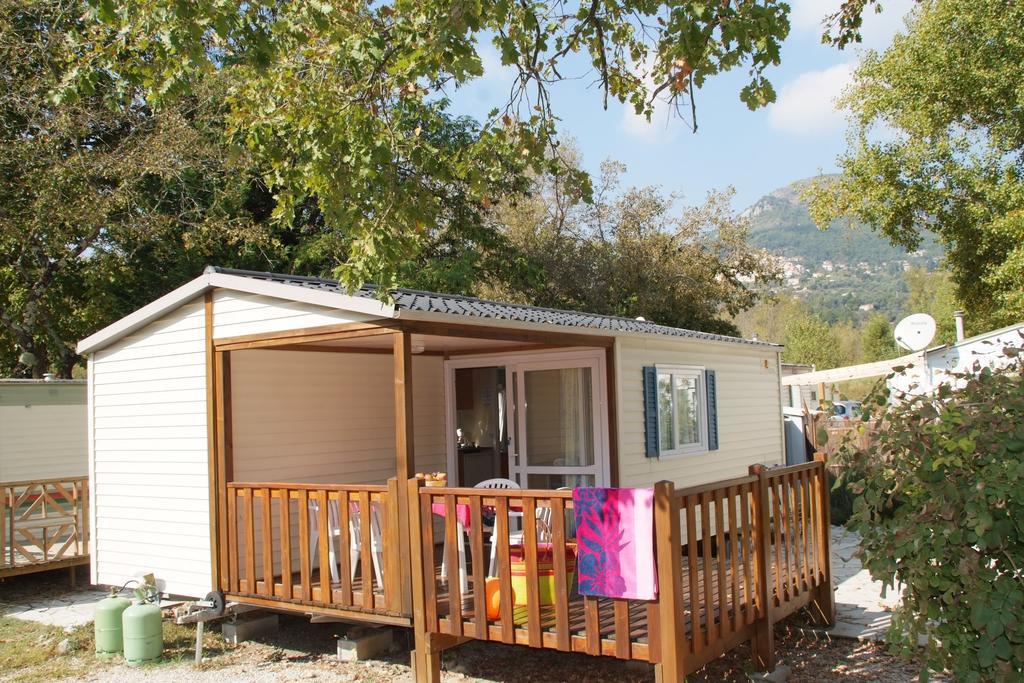 Camping Hotel Les Rives Du Loup Tourrettes-sur-Loup Exteriér fotografie